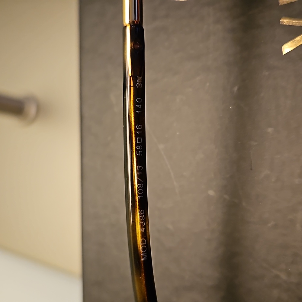 Versace Tortoise Shell sunglasses - Picture 7 of 7
